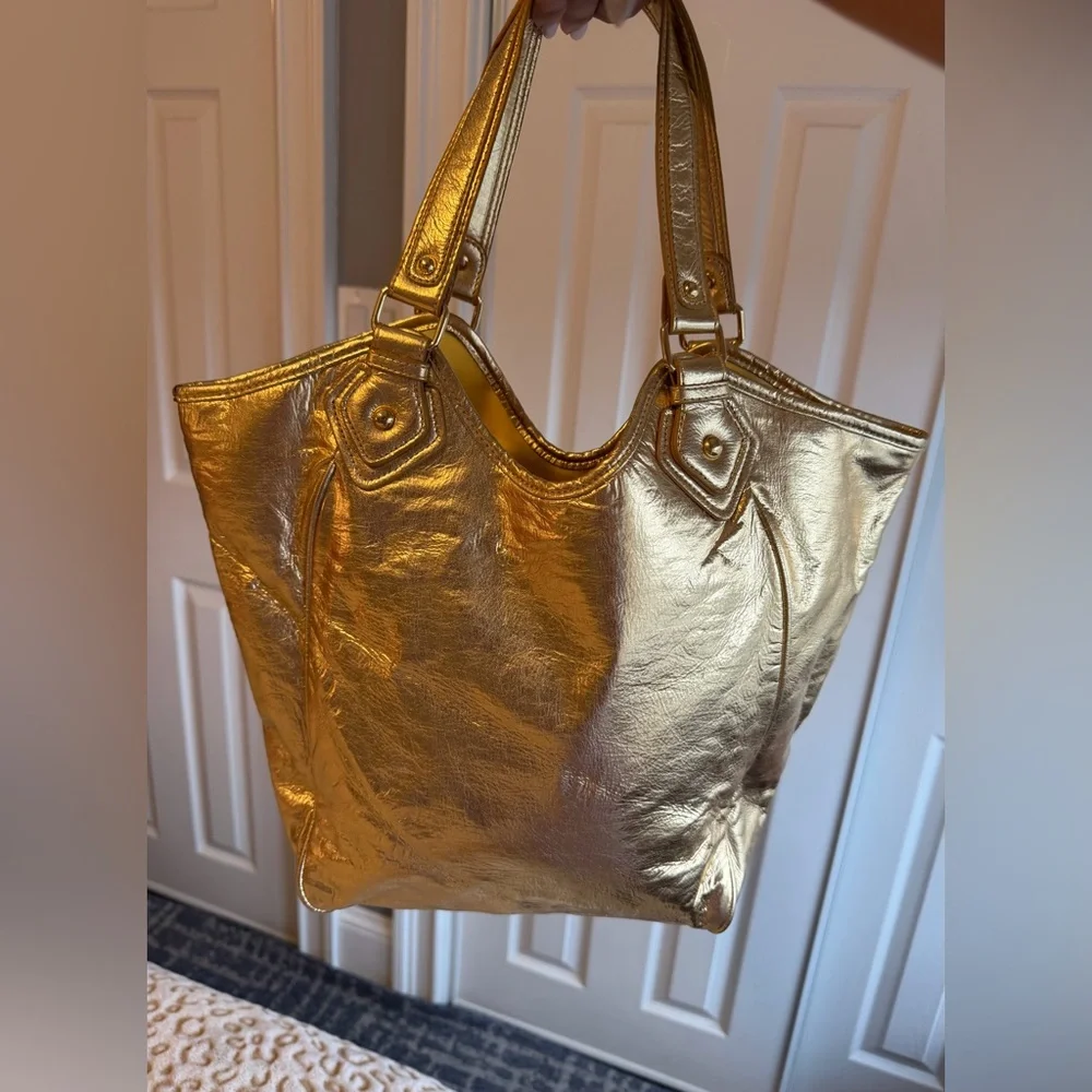 Victoria's Secret Metallic Gold Tote Bag Y2K 
Victoria’s Secret Angels 2.000s - Picture 6 of 14